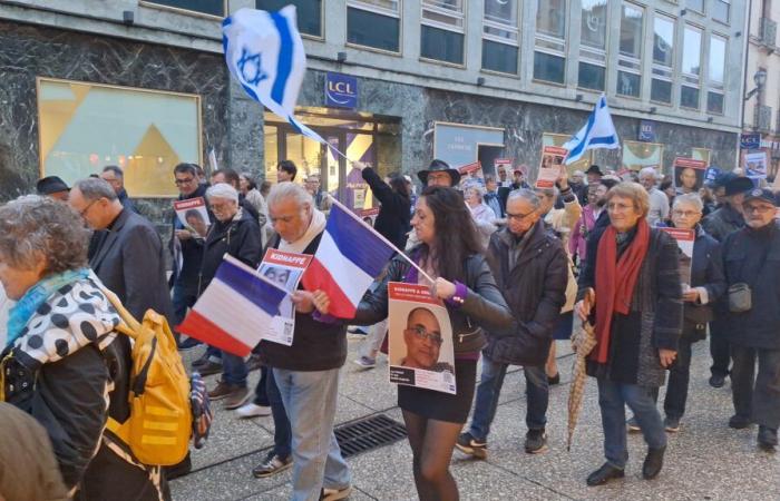 une marche a rassemblé environ 150 personnes hier à Dijon