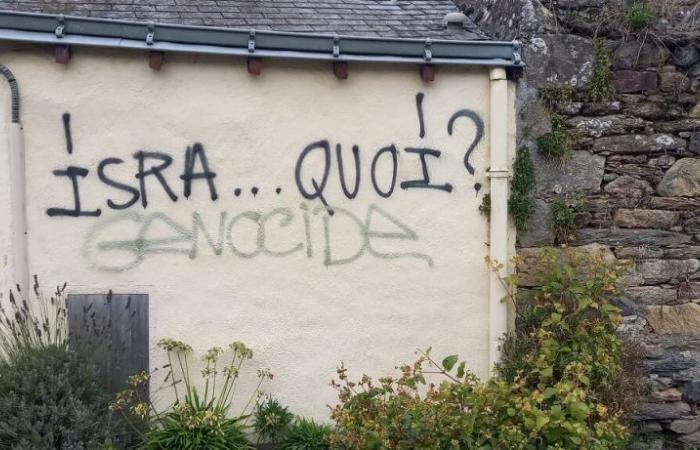 Des tags notamment anti-israéliens sur des maisons de cette petite ville de Loire-Atlantique