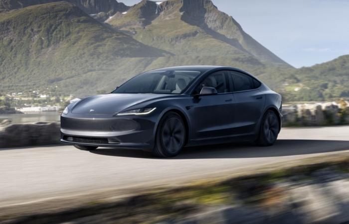 Tesla lance la nouvelle Model 3 avec plus de 700 km d’autonomie