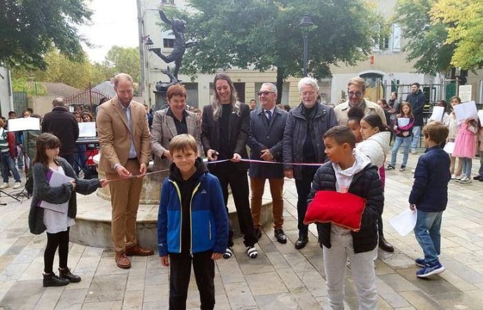 une statue de Paul Toupet sur la place Tournier, première étape d’un itinéraire culturel dans le centre ancien