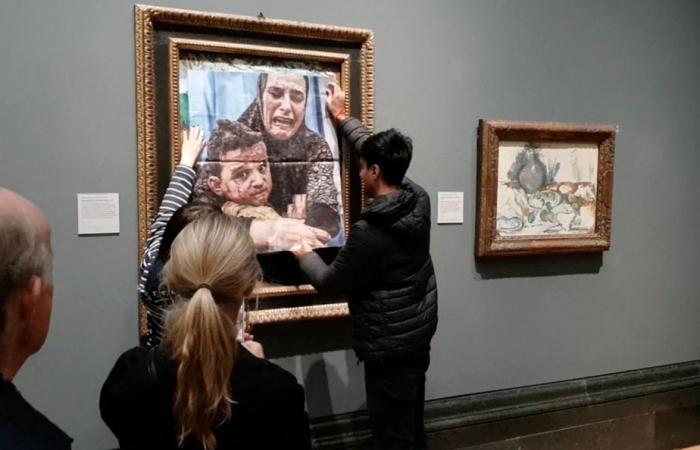 Galerie nationale | Des militants pro-palestiniens couvrent brièvement un tableau de Picasso