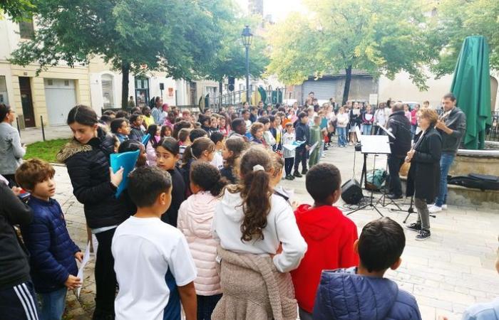 une statue de Paul Toupet sur la place Tournier, première étape d’un itinéraire culturel dans le centre ancien