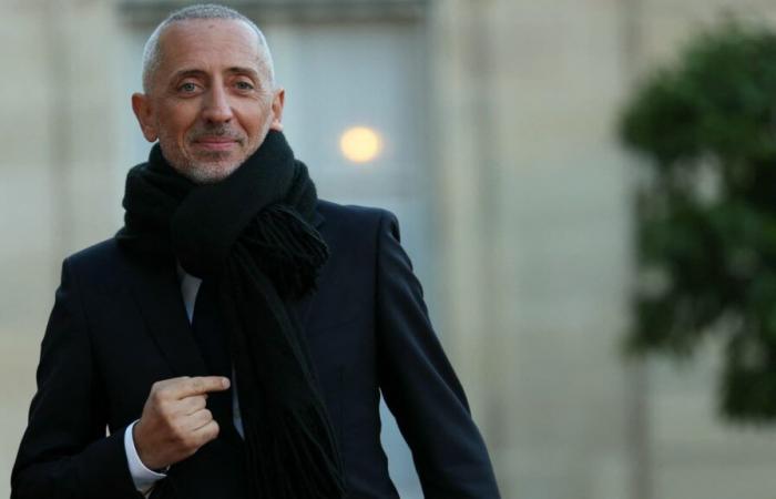 Gad Elmaleh, alias « Chouchou », reprend le mythique cabaret « Chez Michou » à Montmartre