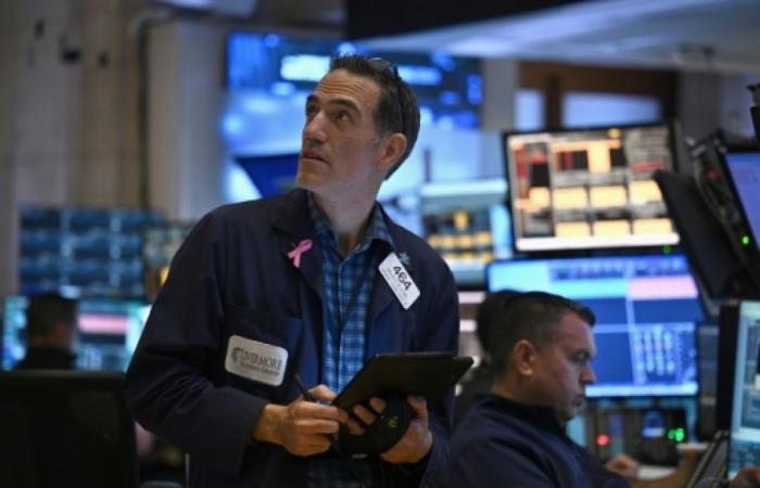 Wall Street ouvre en baisse après une mauvaise surprise en matière d’inflation