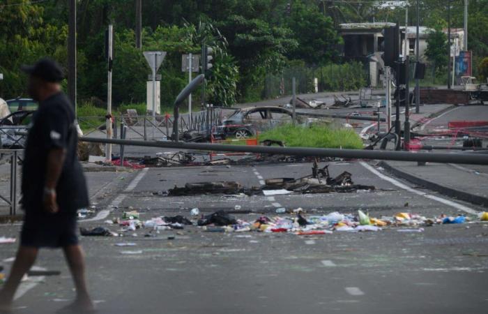 un couvre-feu et une interdiction de manifester instaurés suite aux violences