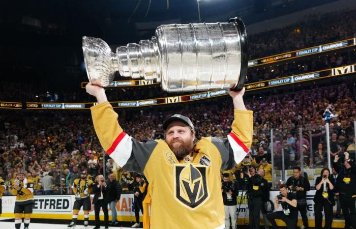 Phil Kessel met le hockey de côté pour devenir joueur de poker professionnel