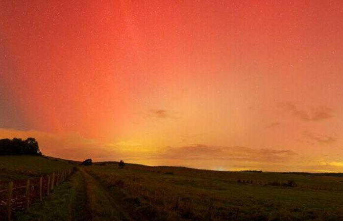 EN IMAGES. D’impressionnantes aurores boréales ont illuminé le ciel français entre jeudi et vendredi