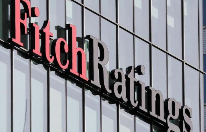 l’agence Fitch maintient la note de la France à « AA- », mais la place sous perspective négative