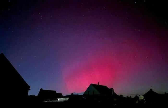 EN IMAGES. Roses, rouges, verts… Le spectacle magique des aurores boréales dans le Morbihan