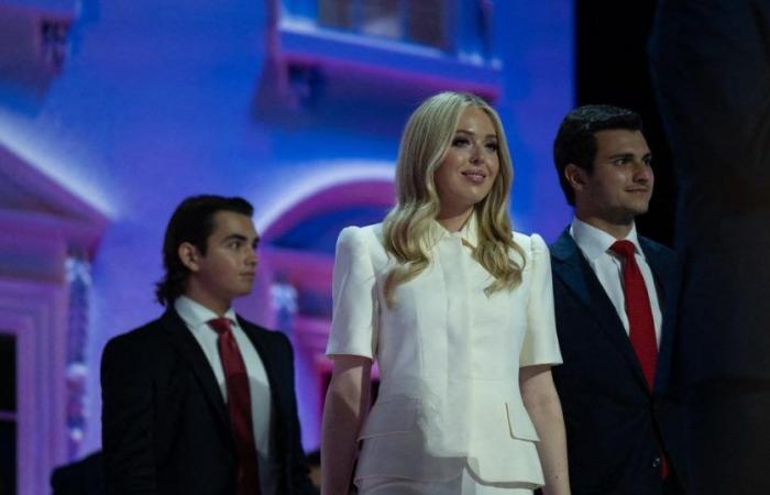 En plein meeting, Donald Trump annonce la grossesse de sa plus jeune fille, Tiffany Trump