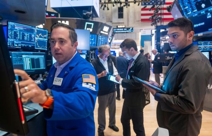 Wall Street termine en hausse, record pour le Dow Jones et le S&P 500