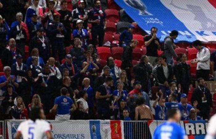 Griezmann applaudi dans les tribunes de Budapest