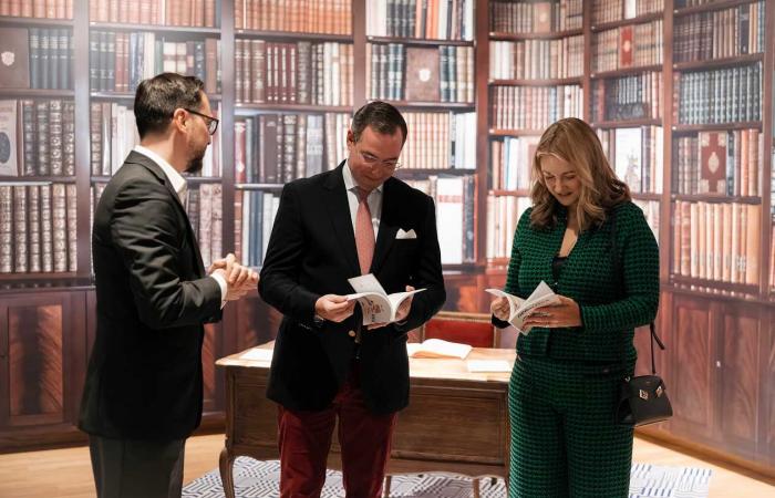 Le couple héritier luxembourgeois en immersion dans l’héraldique pour la première sortie de Guillaume depuis le transfert de lieutenance