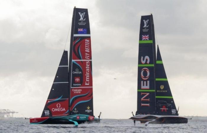 Team New Zealand domine Britannia dès le départ