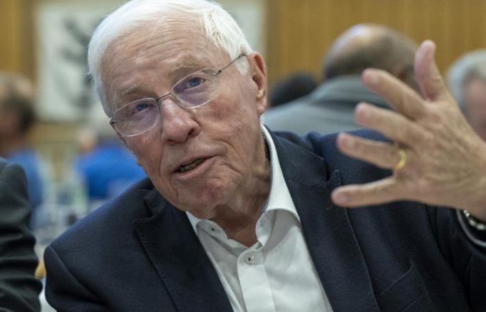 Blocher se prononce en faveur de l’EFAS – la direction de l’UDC cède