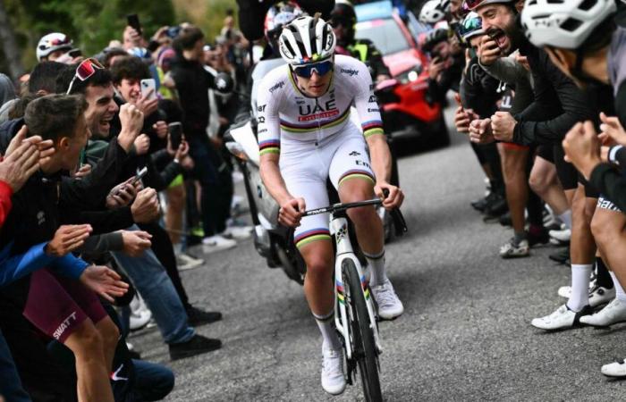 tout simplement trop fort, le champion du monde Tadej Pogacar entre un peu plus dans l’histoire du cyclisme