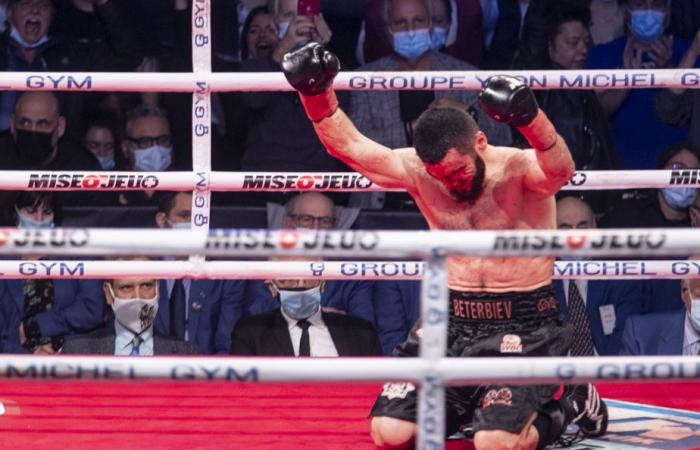 Victoire contre Dmitrii Bivol | À la dernière minute, Artur Beterbiev devient champion unifié des mi-lourds