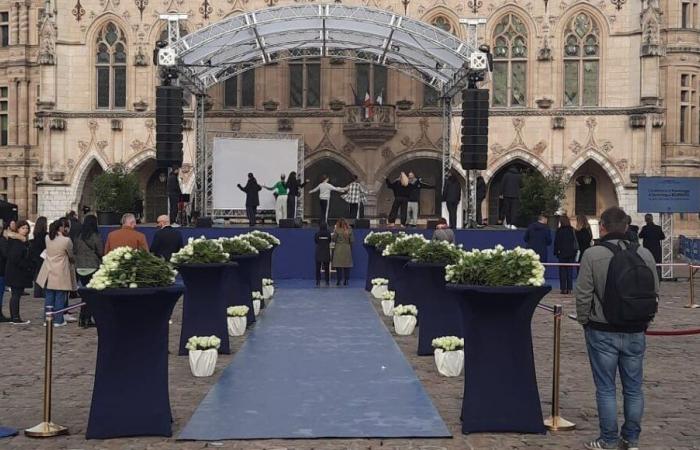 un an après l’attentat, Arras rend hommage à Dominique Bernard à travers les arts