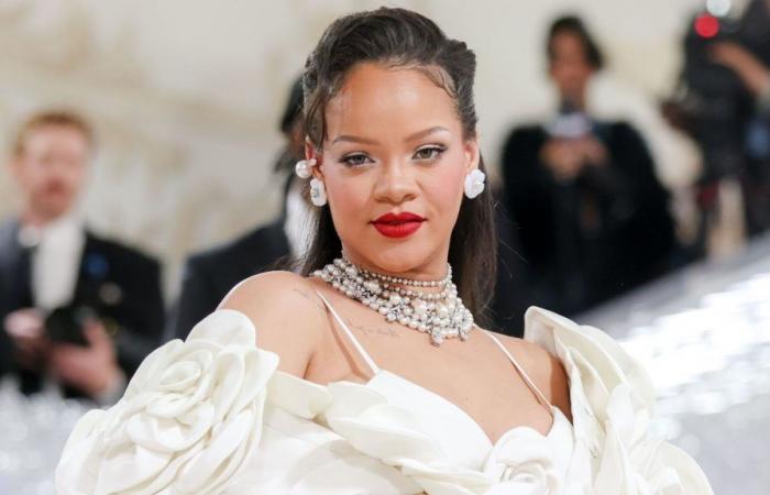 Rihanna pose seins nus et en string sur Instagram, elle laisse peu de place à l’imagination