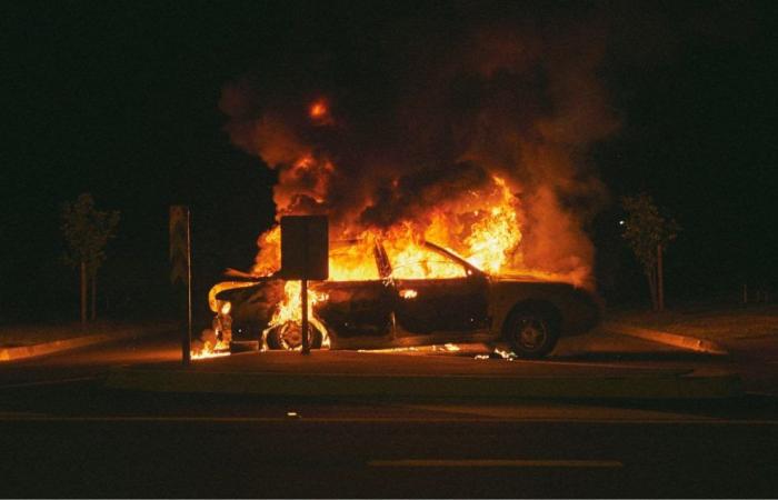 Une Tesla provoque un accident dans les Deux-Sèvres, les occupants meurent dans les flammes