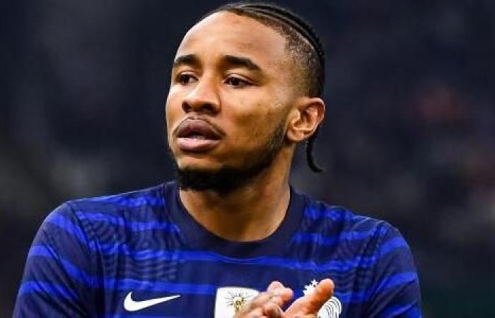 Nkunku discute d’une éventuelle association avec Barcola au PSG