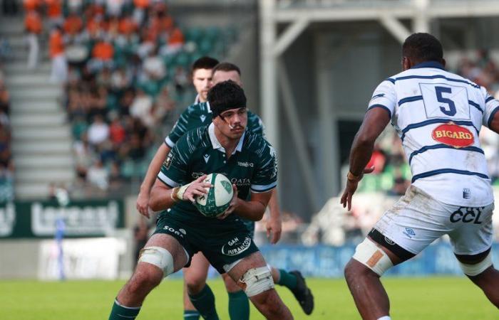 Top 14 – Hugo Auradou (Pau) a reçu une standing ovation à sa sortie pour son retour au Hameau