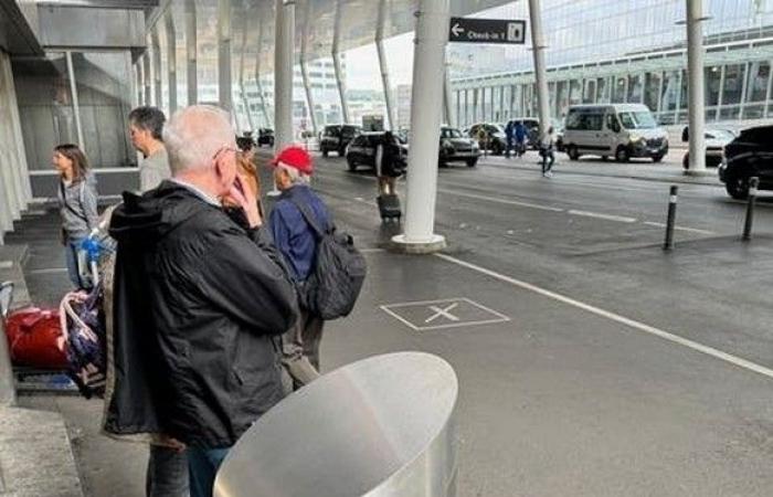 Les CFF et l’aéroport de Zurich ont un problème avec les fumeurs