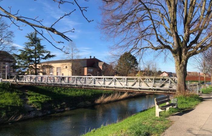 La passerelle ne sera remise en place qu’en février