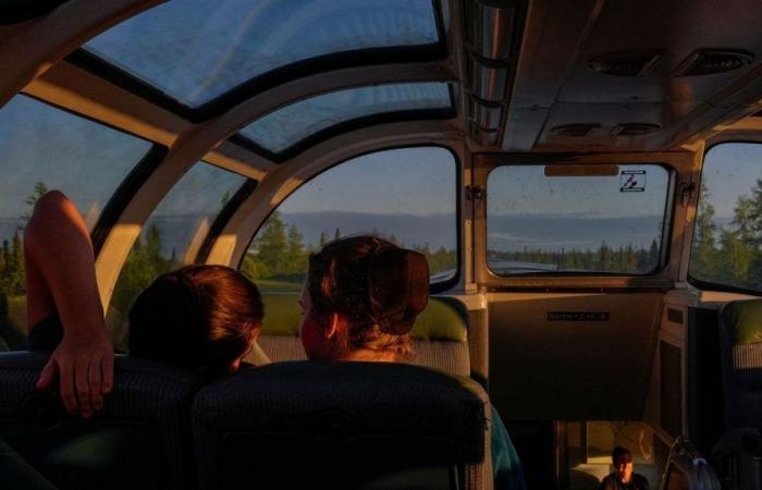 Au Canada, un voyage en train de 45 heures à travers les forêts, avec vue sur les aurores boréales