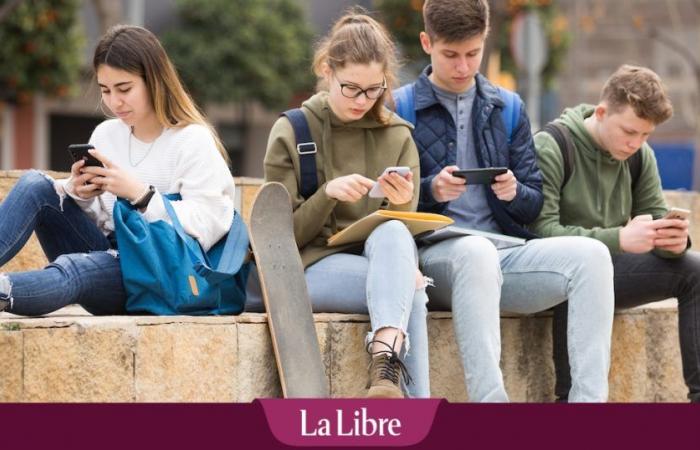 un jeu mobile japonais, accessible aux adolescents belges, fait un gros scandale