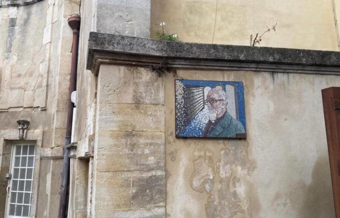 NÎMES Place de l’Abbé Pierre becomes Place Mère Teresa