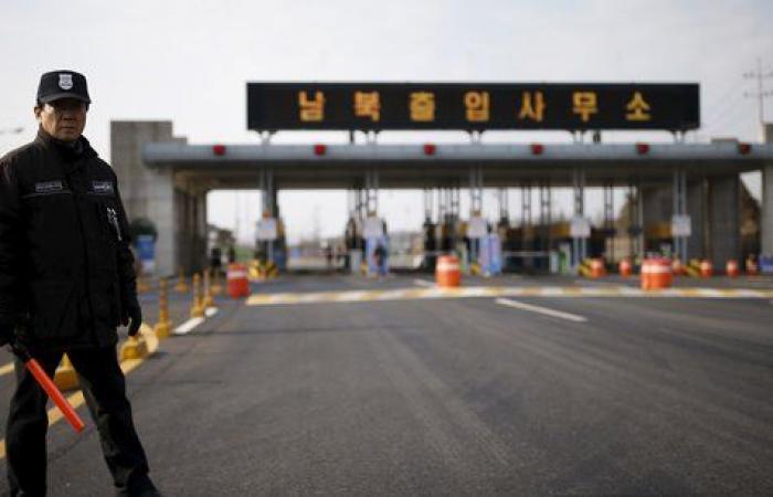 Pyongyang fait sauter les routes reliant le Sud