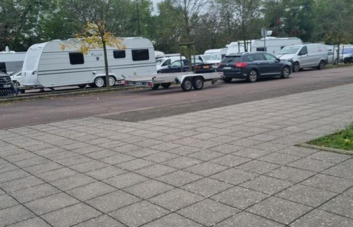 Des voyageurs forcent un portail et s’installent sur le parking de l’IUT, la communauté urbaine porte plainte