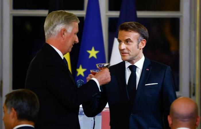 Le roi Philippe et la reine Mathilde reçus à l’Elysée (photos)