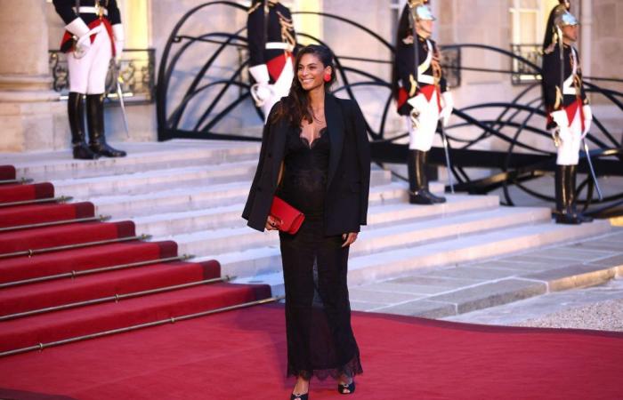 Tatiana Silva enceinte et divine à l’Elysée