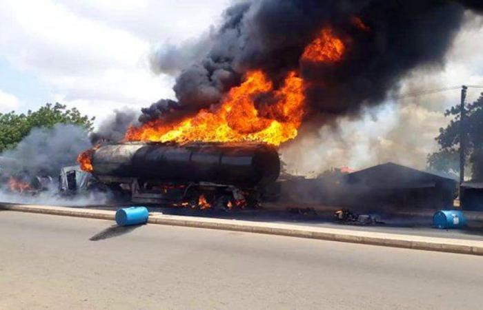 Un camion-citerne explose, tuant plus de 140 personnes