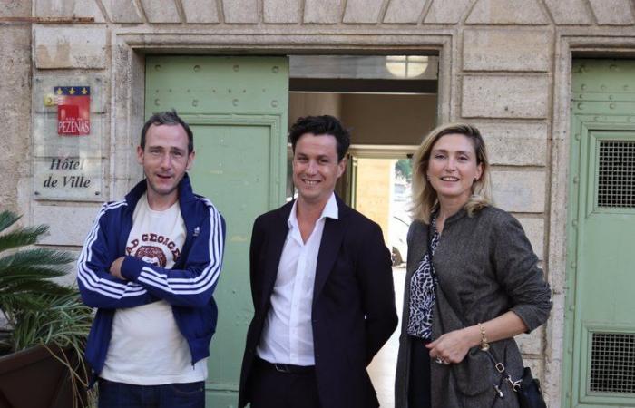 Julie Gayet à la rencontre des lycéens de la ville