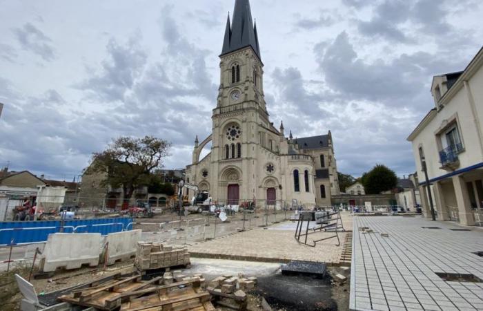 Le parvis de l’église Saint-André de Reims prend forme