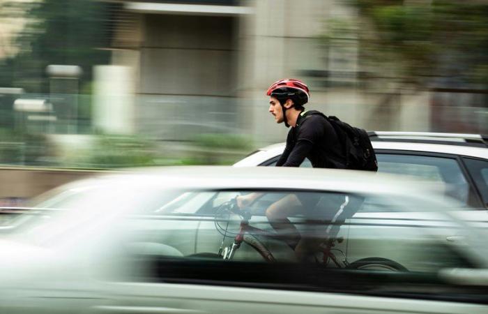 Enquête ouverte, profil du conducteur, déroulement des faits… ce que l’on sait du conflit routier qui a causé la mort d’un cycliste à Paris