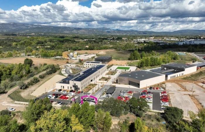 gros plan sur le centre de formation des pompiers unique en France avant son inauguration