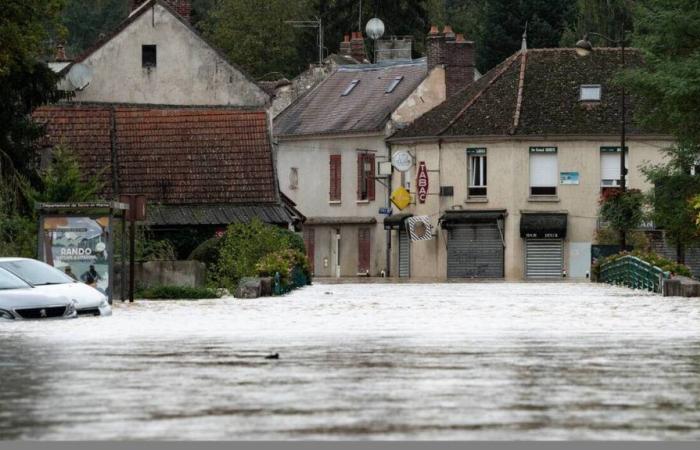 quatre départements en alerte rouge, les écoles évacuées en Ardèche