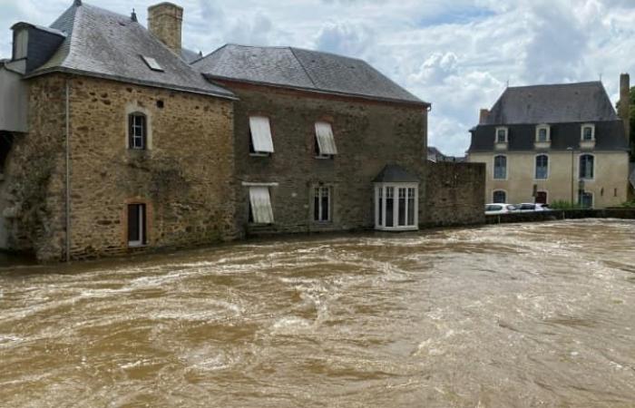 La Haute-Loire et l’Ardèche passent en alerte rouge, 19 départements en orange