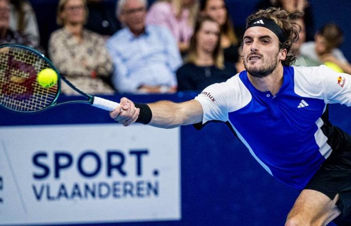 Stefanos Tsitsipas s’accroche à Anvers