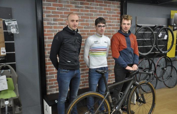 Ce jeune cycliste des Côtes-d’Armor est devenu champion du monde gravel