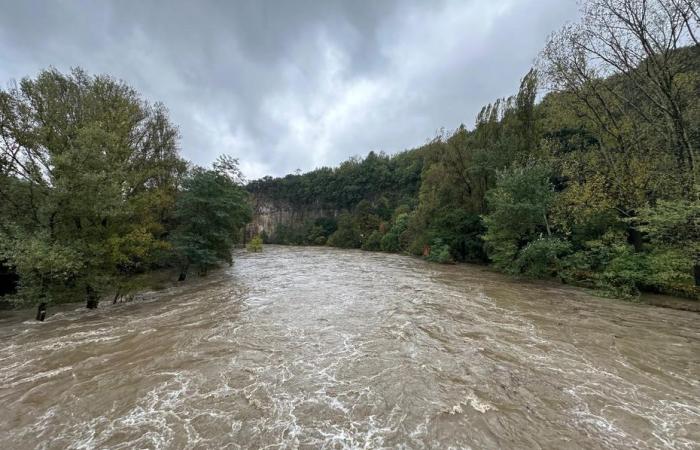 Des rivières en forte crue, les premiers débordements dans le Gard et la Lozère