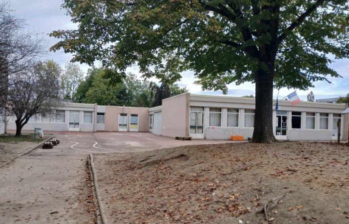 Construit il y a un demi-siècle, ce groupe scolaire des Yvelines va être reconstruit et agrandi