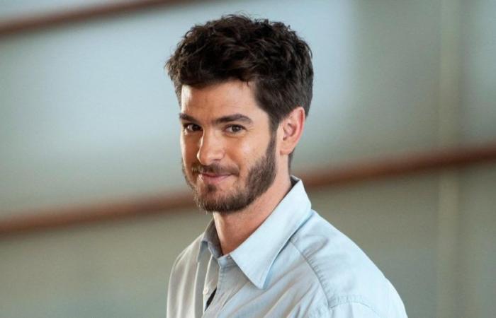 Andrew Garfield se demande si les romances sur le plateau peuvent réellement fonctionner