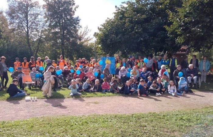 Capdenac-Gare. Une première « marche bleue » intergénérationnelle réussie