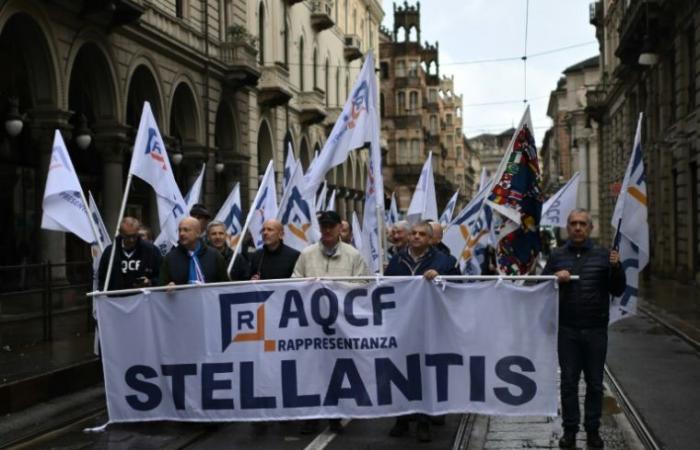 Grève « historique » contre la baisse de production chez Stellantis en Italie – 18/10/2024 à 19h06