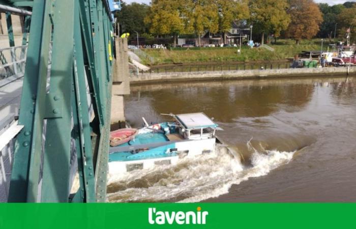 Pourquoi le niveau d’eau de la Meuse à Visé est-il si bas ? La faute d’une barge qui a heurté un barrage à Maastricht : on vous explique (photos)